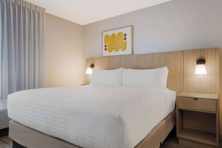 Room 16 of 33