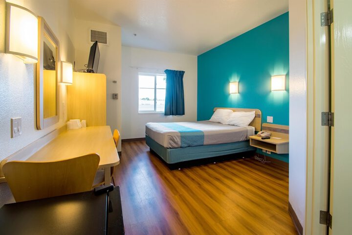 Room 18 of 30