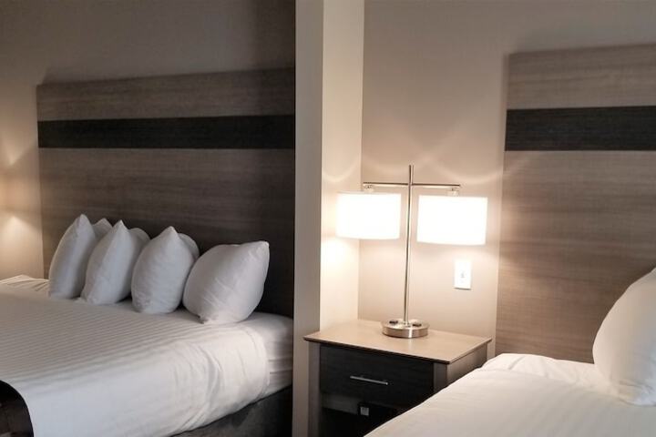 Room 27 of 78