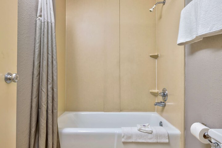 Room 30 of 40