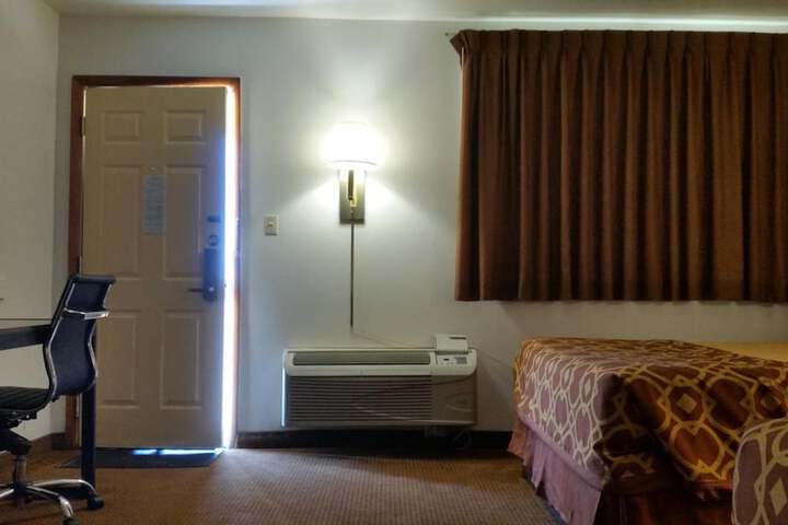 Room 29 of 39