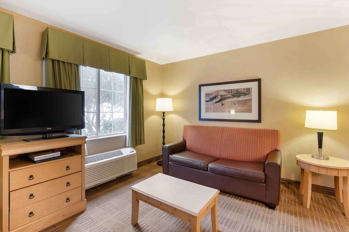Room 17 of 30