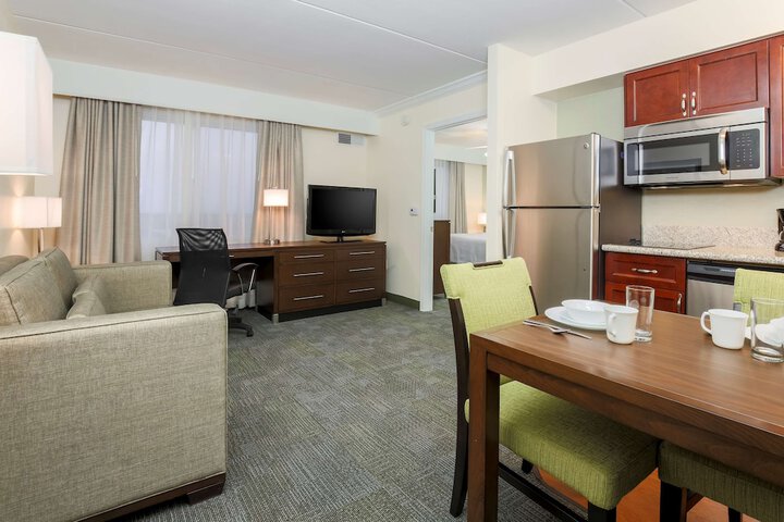 Room 28 of 39
