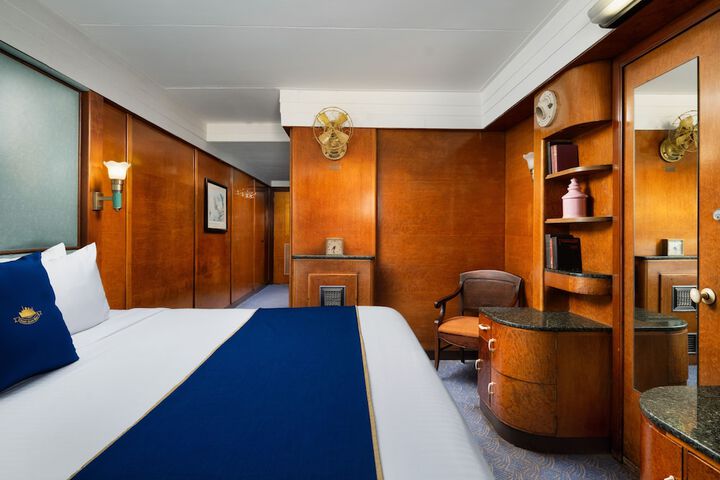 Room 14 of 93