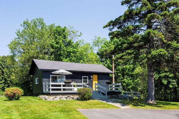 Seascape Motel & Cottages