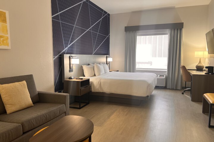 Comfort Suites Louisville Airport