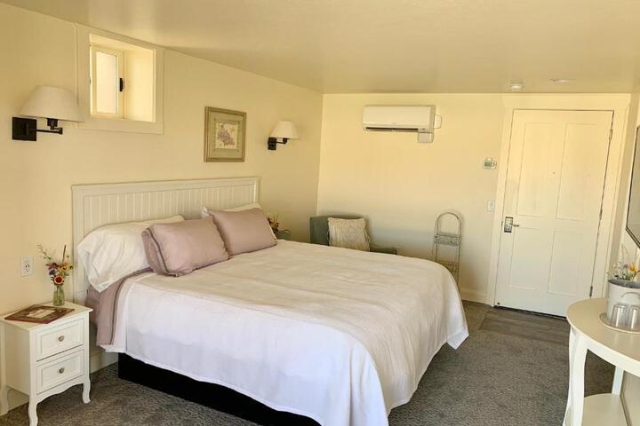 Annies Place Bed & Breakfast