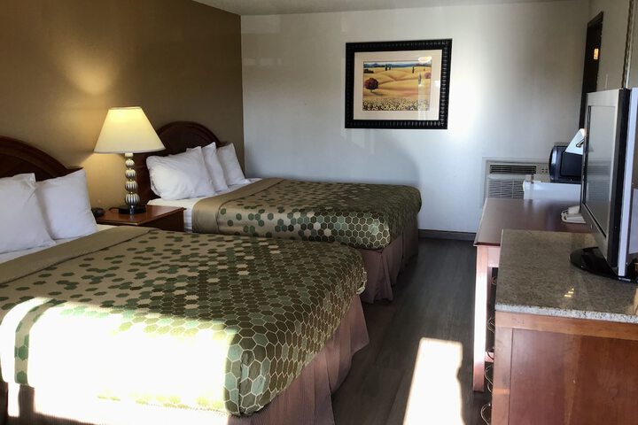 Room 11 of 27