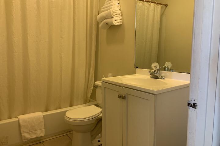 Room 6 of 13