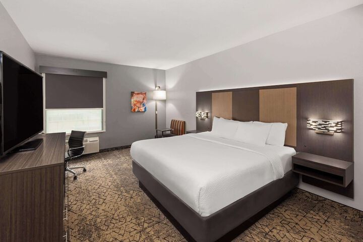 Room 16 of 31
