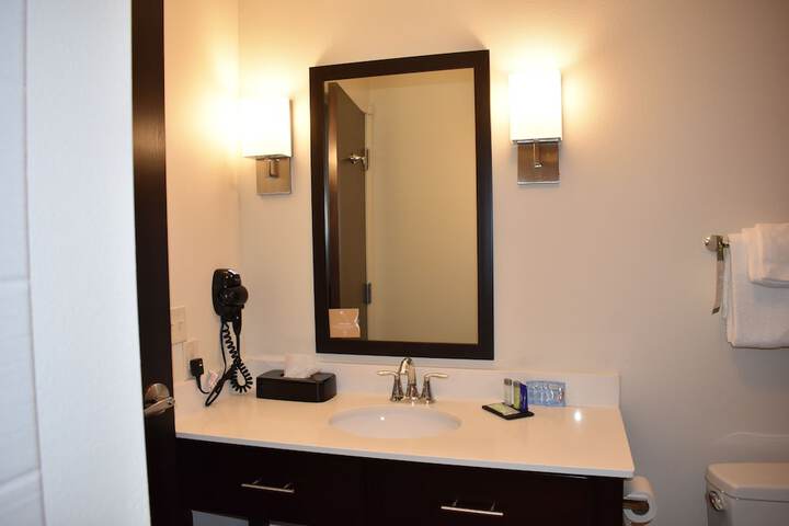 Room 30 of 46