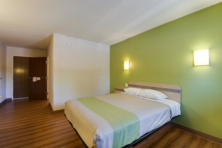 Room 18 of 33