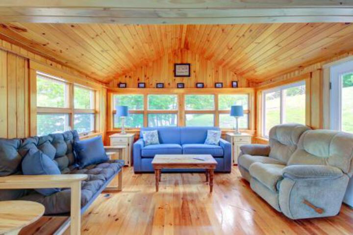 Damariscotta Lakefront Retreat
