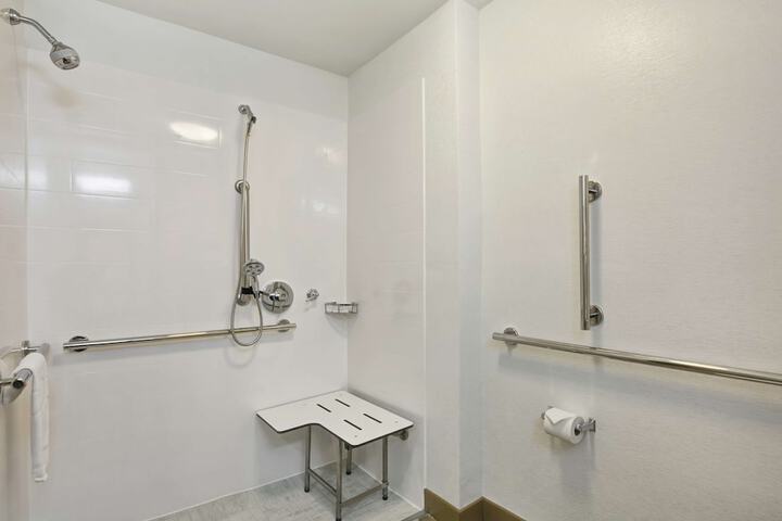 Room 15 of 43