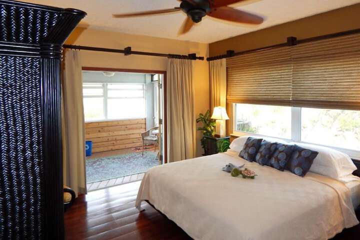 Room 6 of 13