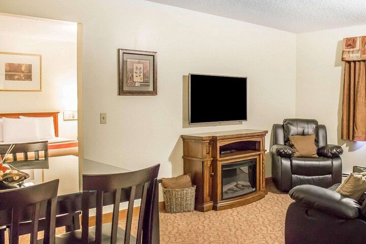 Room 11 of 35