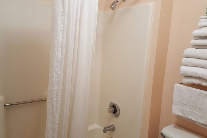 Room 33 of 47