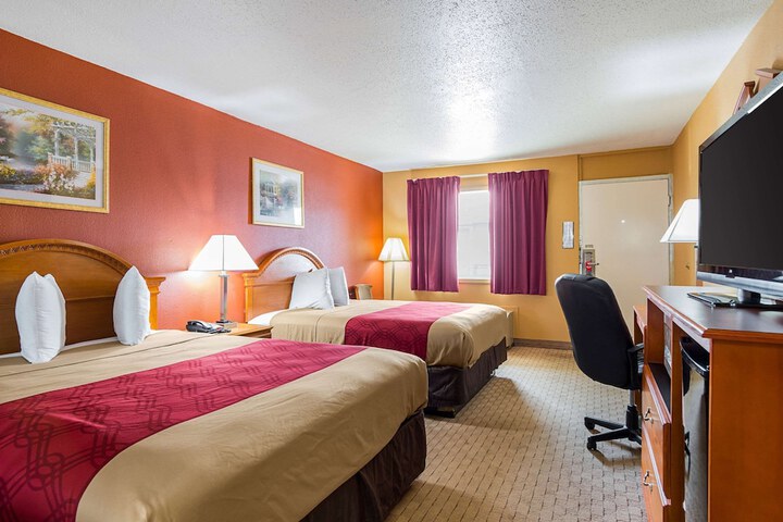 Room 12 of 32