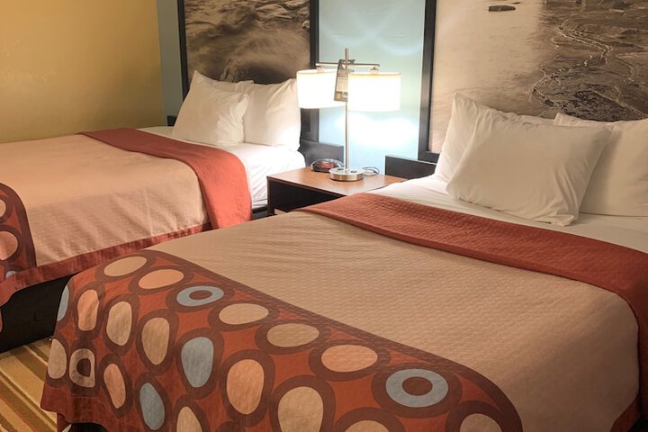 Room 16 of 25