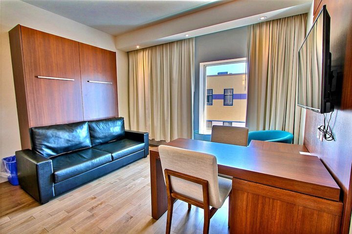 Room 70 of 112