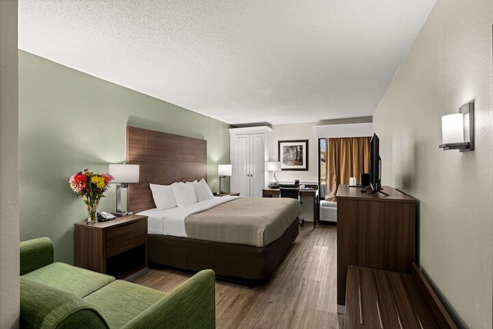 Room 21 of 40