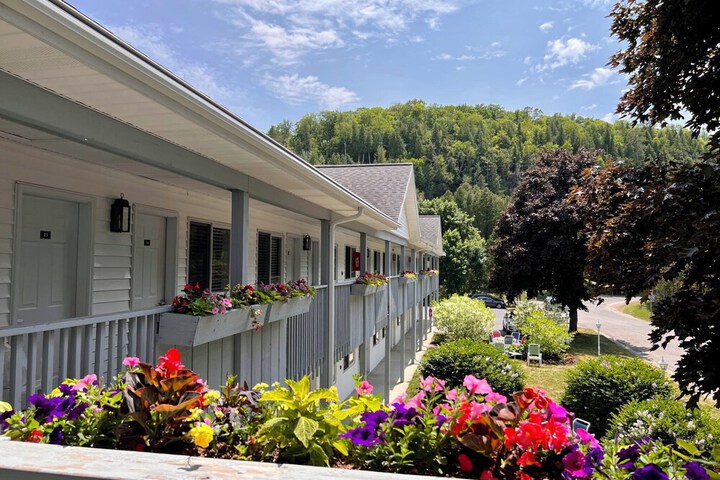 Hotel Exterior 63 of 67