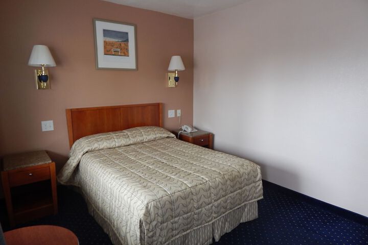 Room 10 of 34