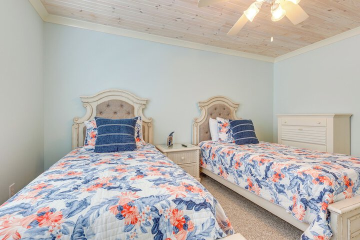 Creekfront Dauphin Island Cottage: Walk to Gulf!