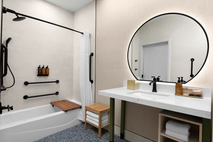 The Inelle Oakhurst Yosemite, a Tribute Portfolio Hotel