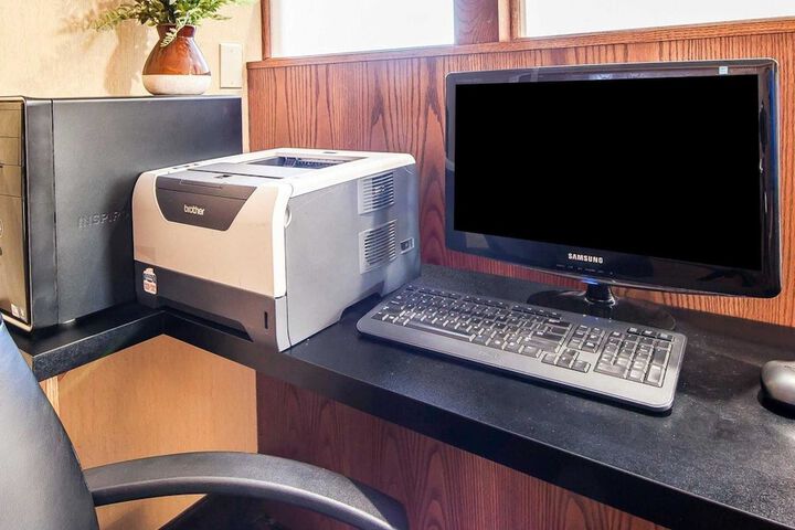 Business Center 36 of 36