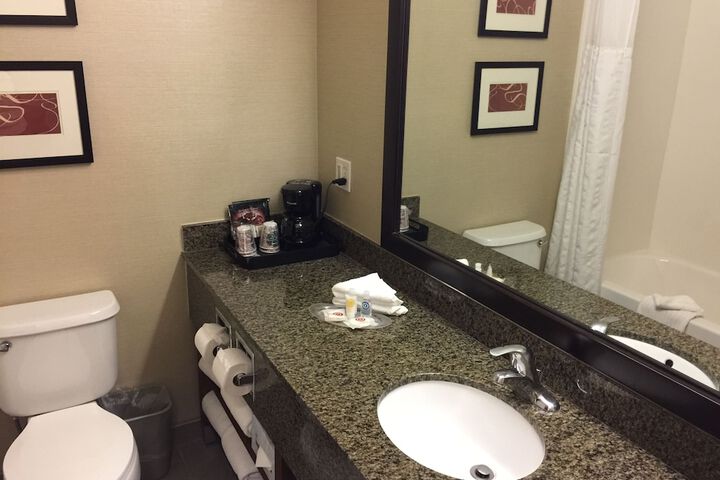 Comfort Suites Near Six Flags Magic Mountain
