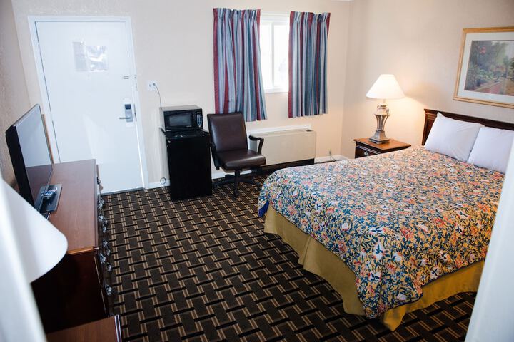 Room 70 of 126