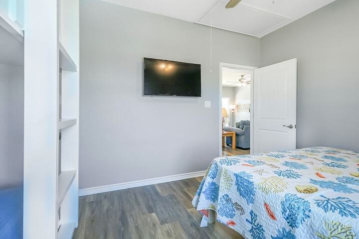 Tideâs Up 3 Bedroom Home by RedAwning