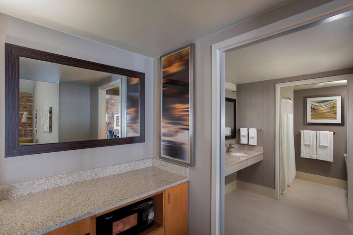 Room 15 of 28