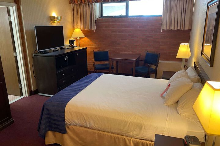 Room 13 of 26