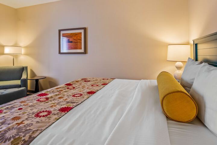 Best Western Plus Dayton Hotel & Suites