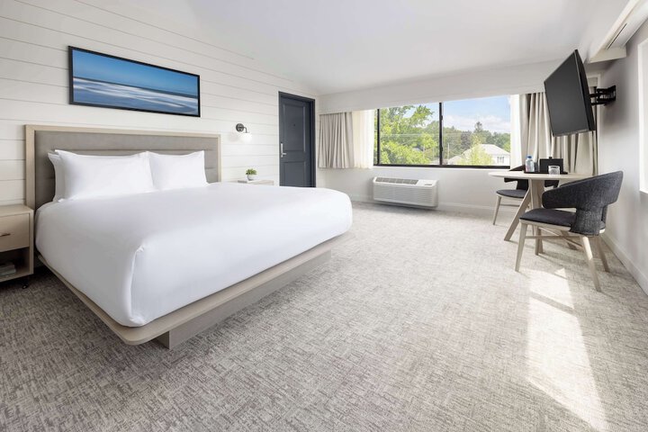 The Pell - Part of JdV by Hyatt