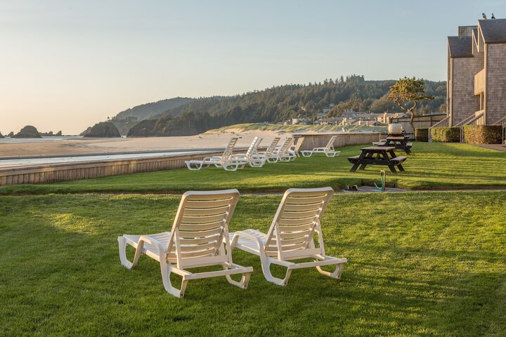 Schooners Cove Inn