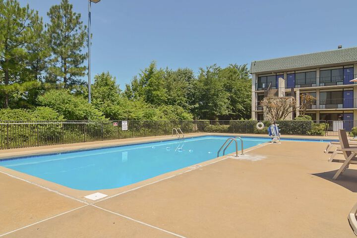 Pool 4 of 51
