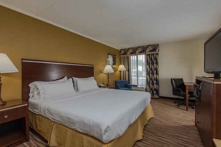 Room 32 of 42