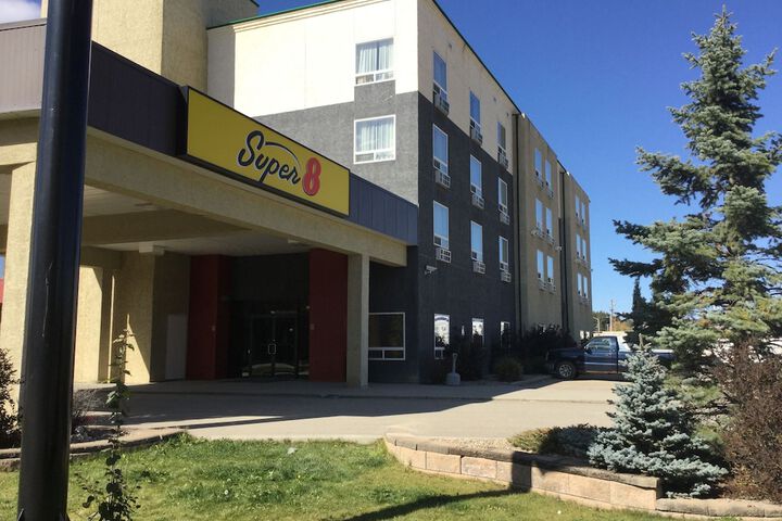 Super 8 by Wyndham Edson