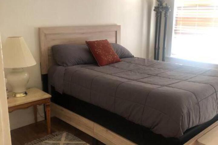 Misha’s Cozy Rare 3brm