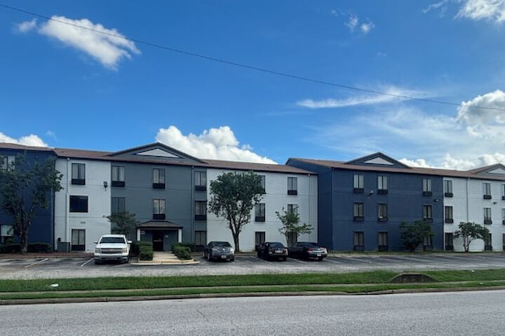 Hotel 11 of 49