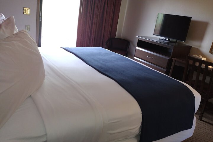 Room 10 of 17