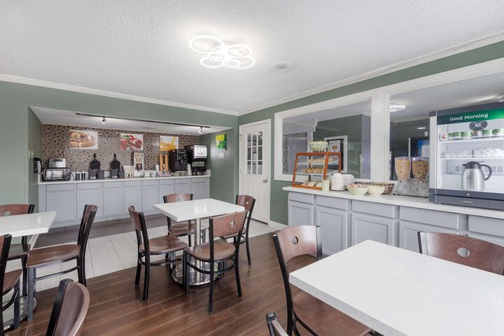 Breakfast/Coffee Service 36 of 36