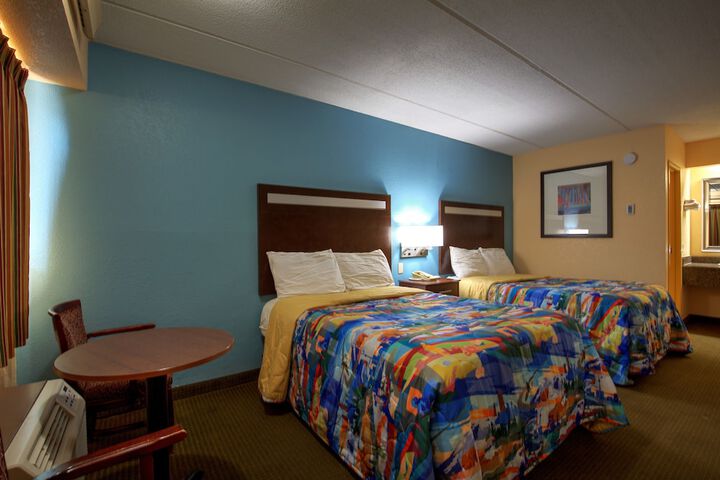 Room 9 of 25