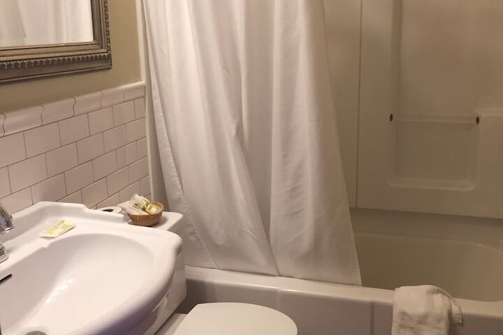 Room 12 of 24