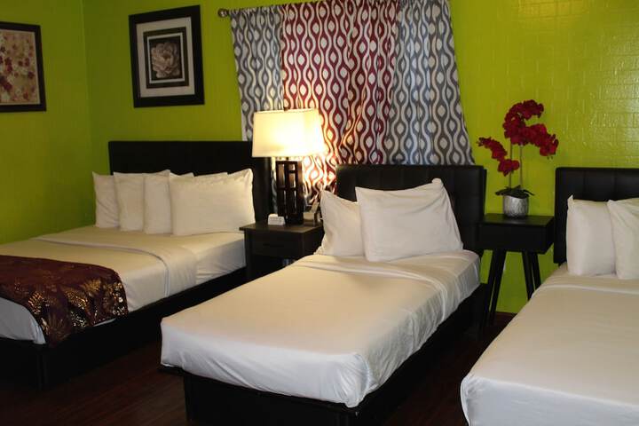 Room 8 of 17
