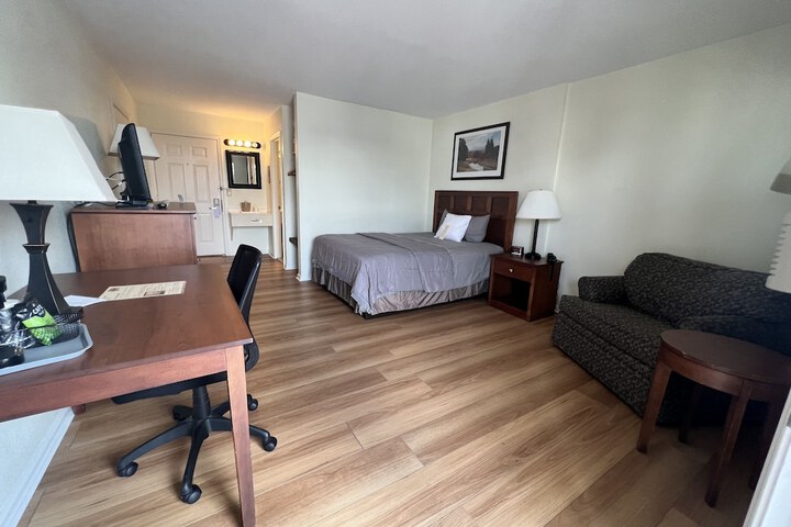 Room 42 of 87