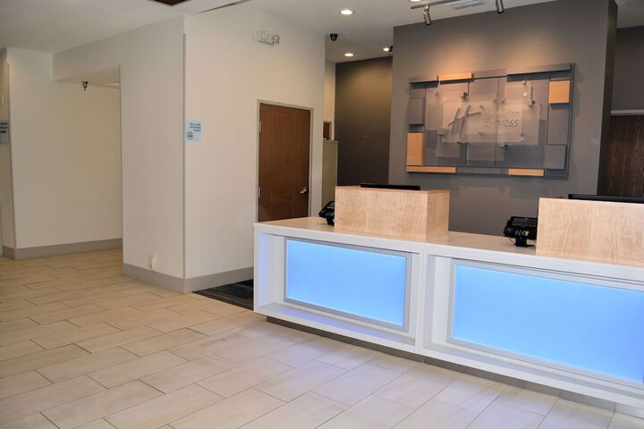 Holiday Inn Express & Suites by IHG